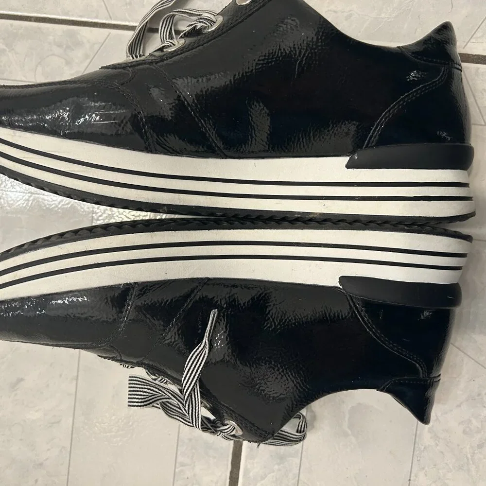 Used Remonte Sneakers US9 - Picture 7 of 7